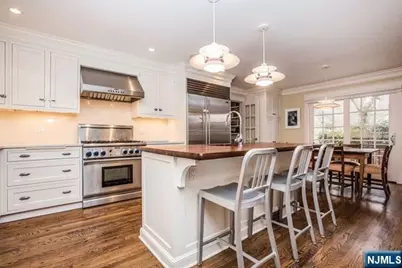 10 Orchard Place, Tenafly, NJ 07670 - Photo 4