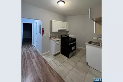 133 Mapes Avenue, Newark, NJ 07112 - Photo 10