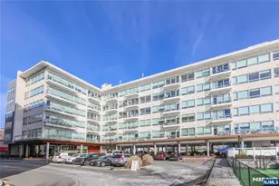 15 Somerset Ln 302, Edgewater, NJ 07020 - Photo 8