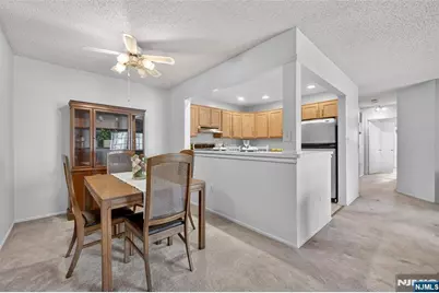 560 Holly Court, Mahwah, NJ 07430 - Photo 4