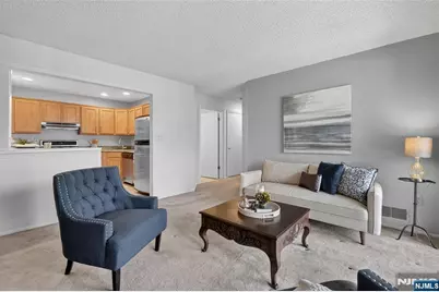 560 Holly Court, Mahwah, NJ 07430 - Photo 12