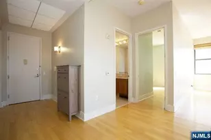 4 Beacon Way 1412, Jersey City, NJ 07304 - Photo 18