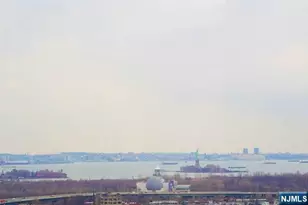 4 Beacon Way 1412, Jersey City, NJ 07304 - Photo 8