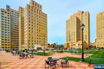 4 Beacon Way 1412 #1412, Jersey City, NJ 07304 - Photo 6