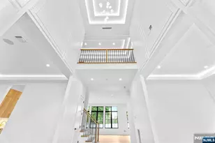 156 Stuart St, Paramus, NJ 07652 - Photo 20