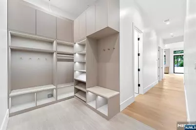 156 Stuart Street, Paramus, NJ 07652 - Photo 18