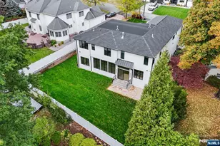 156 Stuart St, Paramus, NJ 07652 - Photo 48