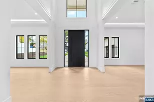 156 Stuart St, Paramus, NJ 07652 - Photo 4