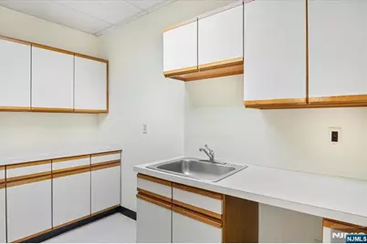 140 Littleton Road 330 #330, Parsippany, NJ 07054 - Photo 14