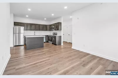 315 Railroad Avenue 204 #204, East Rutherford, NJ 07073 - Photo 2