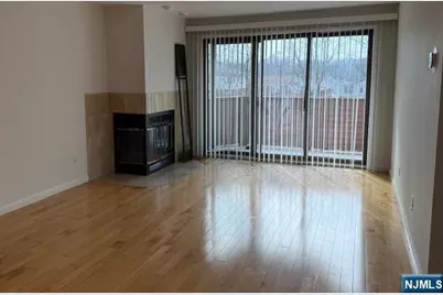 220B Washington Avenue 220B #220B, Fort Lee, NJ 07024 - Photo 2