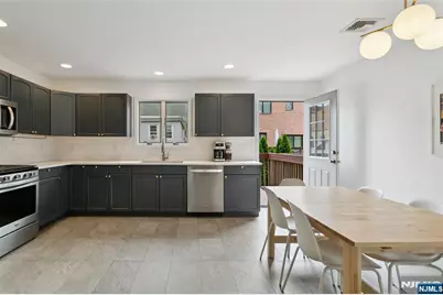 245 Knox Avenue, Cliffside Park, NJ 07010 - Photo 10