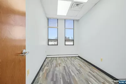 1 Lethbridge Plaza 34 #34, Mahwah, NJ 07430 - Photo 8