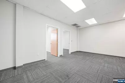 1 Lethbridge Plaza 33 #33, Mahwah, NJ 07430 - Photo 8