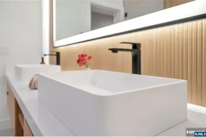 1047 Anderson Avenue A #A, Fort Lee, NJ 07024 - Photo 22