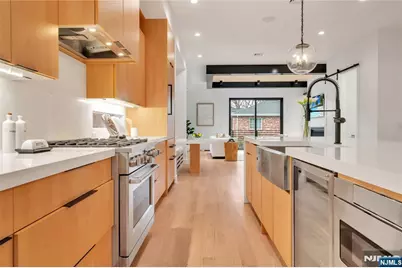 1047 Anderson Avenue A #A, Fort Lee, NJ 07024 - Photo 12