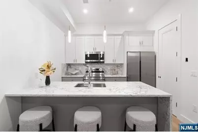 491 Broadway 402 #402, Bayonne, NJ 07002 - Photo 8