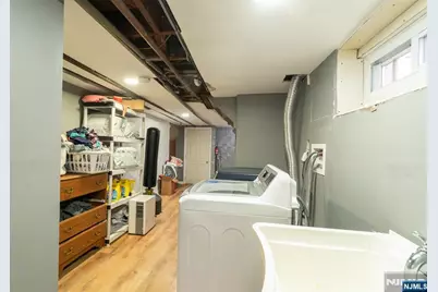 211 Bergen Avenue, Kearny, NJ 07032 - Photo 16