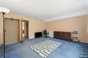 307 Edison Glen Terrace 307, Edison, NJ 08837 - Photo 8