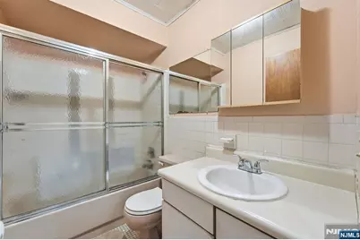 307 Edison Glen Terrace 307 #307, Edison, NJ 08837 - Photo 6