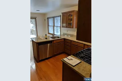 4 Lee Court, Waldwick, NJ 07463 - Photo 12