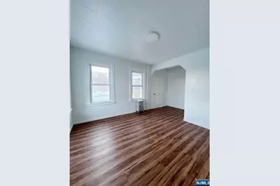 334-336 Redwood 1 #1, Paterson, NJ 07522 - Photo 2