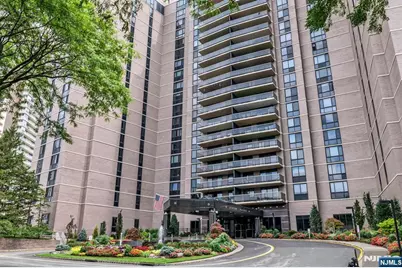 1512 Palisade Avenue 16L #16L, Fort Lee, NJ 07024 - Photo 2