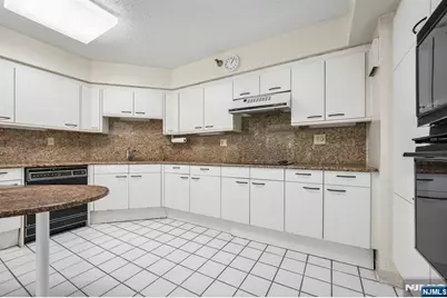 1512 Palisade Avenue 16L #16L, Fort Lee, NJ 07024 - Photo 16