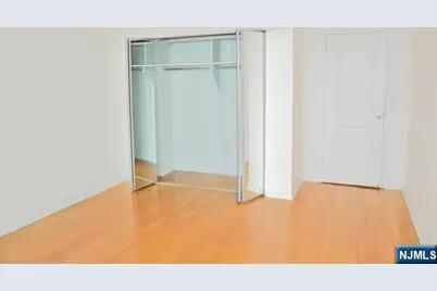 2200 N Central Avenue 10C #10C, Fort Lee, NJ 07024 - Photo 8