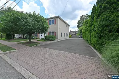 253 Madison Avenue, Wyckoff Township, NJ 07481 - Photo 2