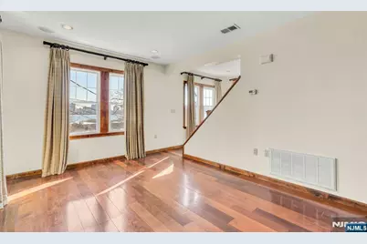 9 Old Wood Road, Edgewater, NJ 07020 - Photo 4