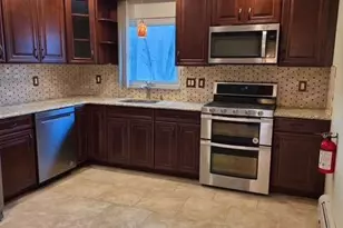 135 Franklin St, Little Ferry, NJ 07643 - Photo 12