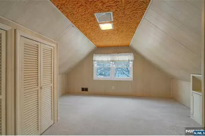 90 Arnot Place, Paramus, NJ 07652 - Photo 12