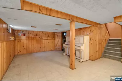 90 Arnot Place, Paramus, NJ 07652 - Photo 14