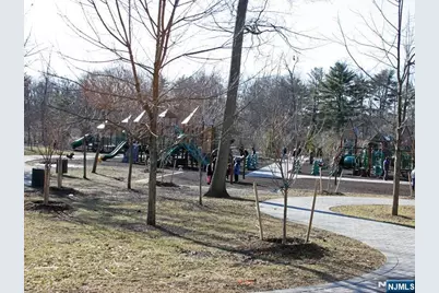 90 Arnot Place, Paramus, NJ 07652 - Photo 26