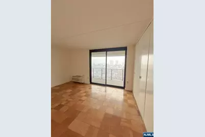 1275 15th Street 19C #19C, Fort Lee, NJ 07024 - Photo 2