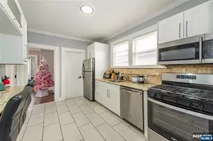 412 Berkeley Ave, Bloomfield, NJ 07003 - Photo 34