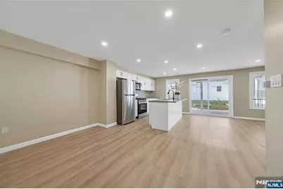 171 Van Horne 1 #1, Jersey City, NJ 07304 - Photo 2