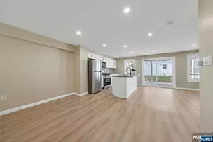 171 Van Horne 1, Jersey City, NJ 07304 - Photo 2