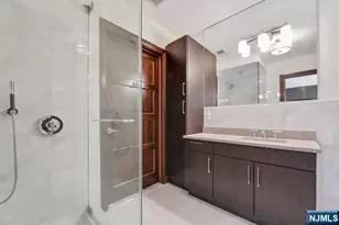 9 Somerset Ln 206, Edgewater, NJ 07020 - Photo 16