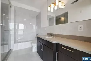 9 Somerset Ln 206, Edgewater, NJ 07020 - Photo 12