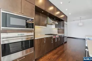 9 Somerset Ln 206, Edgewater, NJ 07020 - Photo 6