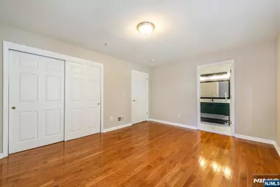19 Legend Hills Drive 19 #19, Edgewater, NJ 07020 - Photo 6