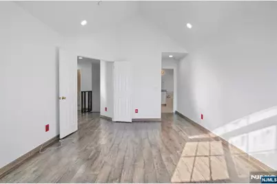 11 Bayside Drive, Bayonne, NJ 07002 - Photo 10