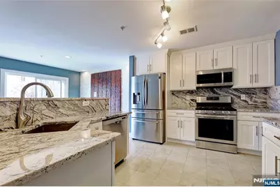 11 Bayside Drive, Bayonne, NJ 07002 - Photo 8