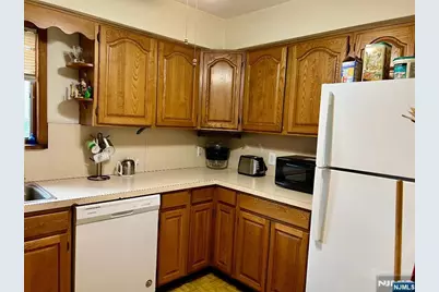 211 Bedford Road, Dumont, NJ 07628 - Photo 10