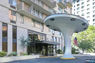 160 Overlook Ave 18D, Hackensack, NJ 07601 - Photo 2