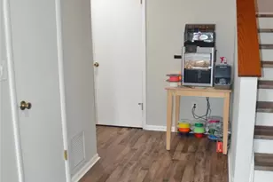 246 Mountain View Dr 246, Mahwah, NJ 07430 - Photo 2