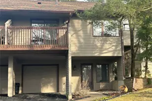 246 Mountain View Dr 246, Mahwah, NJ 07430 - Photo 1