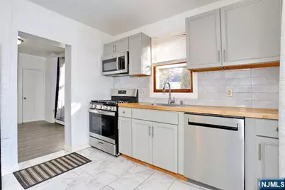 68 Mohawk Avenue 1st Fl #1st Fl, Hawthorne, NJ 07506 - Photo 6